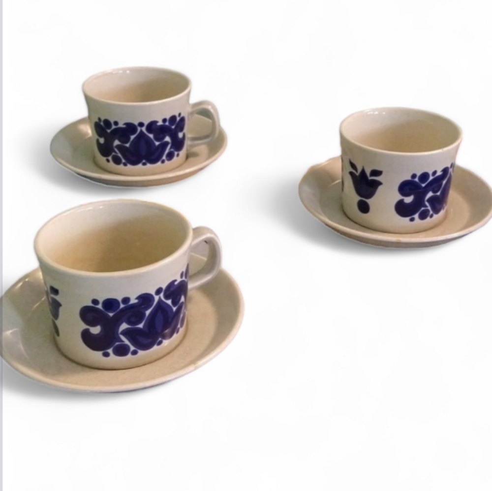 Bundle of Wedgwood Toledo Flat Cups and Saucers Oven to Table
